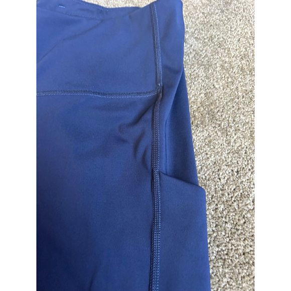 Women's Athleta Ultimate Stash Pocket 7" Athletic Shorts S Navy - Picture 3 of 10